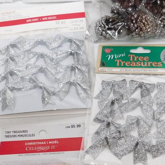 Lot of Metallic Christmas Package Wrapping Mini Decorations Bows Bulbs Ornaments - Picture 8 of 8